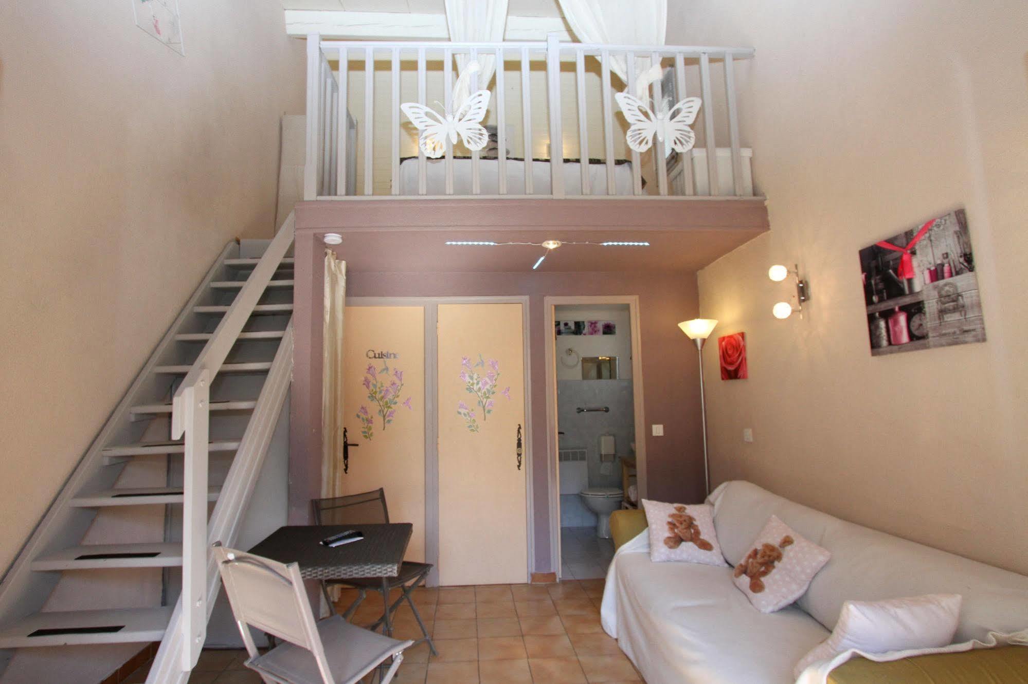 Auberge Des Pins Tourrettes Exterior foto